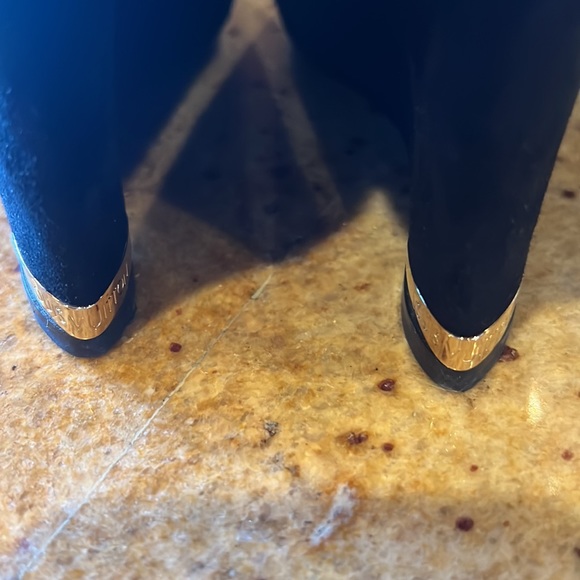 Louis Vuitton Black a suede Wedge Boots - Picture 4 of 10